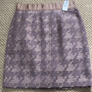 Ann Taylor LOFT houndstooth pencil skirt.